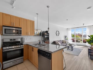 Apartment for sale in Surrey, South Surrey White Rock, 329 15918 26 Avenue, 263171693 | Realtylink.org