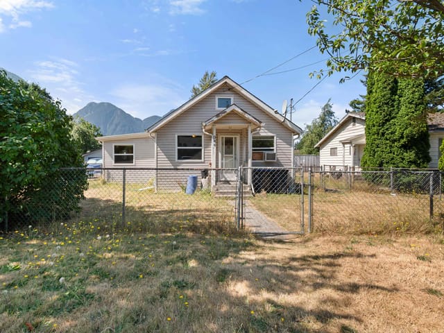 House for sale in Hope, Hope & Area, 944 3rd Avenue, 263171942 | Realtylink.org