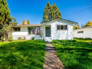 House for sale in White Rock, South Surrey White Rock, 15405 Semiahmoo Avenue, 263172045 | Realtylink.org