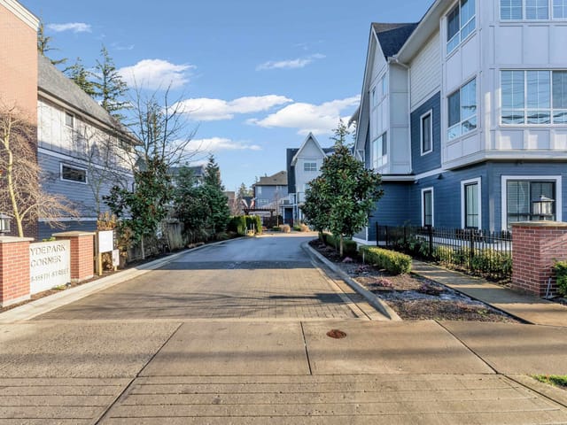 Townhouse for sale in Surrey, South Surrey White Rock, 12 2828 156 Street, 263172107 | Realtylink.org