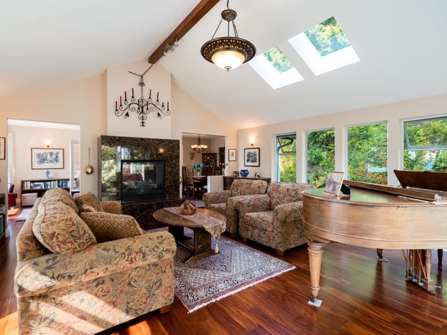 House for sale in Bowen Island, Bowen Island, 806 Hummingbird Lane, 263172269 | Realtylink.org