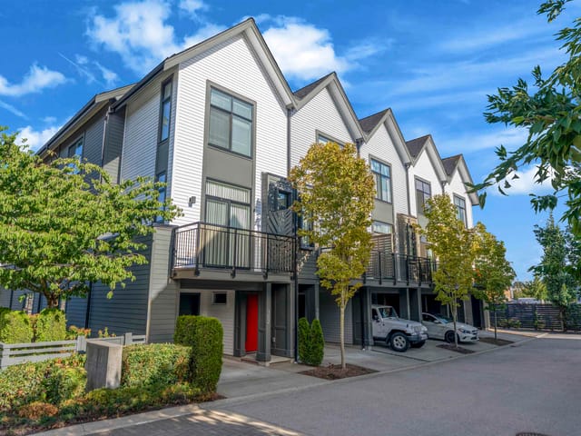 Townhouse for sale in Surrey, Cloverdale, 99 17568 57a Avenue, 263172275 | Realtylink.org
