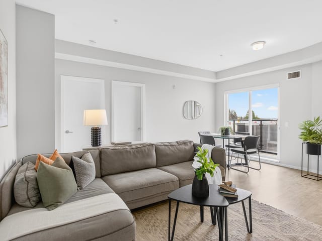 Apartment for sale in Burnaby, Burnaby South, 215 6283 Kingsway Avenue, 263172527 | Realtylink.org