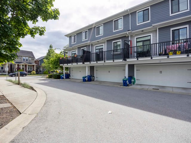 Townhouse for sale in Surrey, Cloverdale, 2 19133 73 Avenue, 263172622 | Realtylink.org