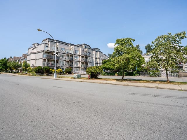 Apartment for sale in Surrey, North Surrey, 108 14355 103 Avenue, 263172836 | Realtylink.org