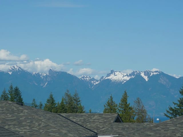 Townhouse for sale in Gibsons, Sunshine Coast, 3 728 Gibsons Way, 263172839 | Realtylink.org