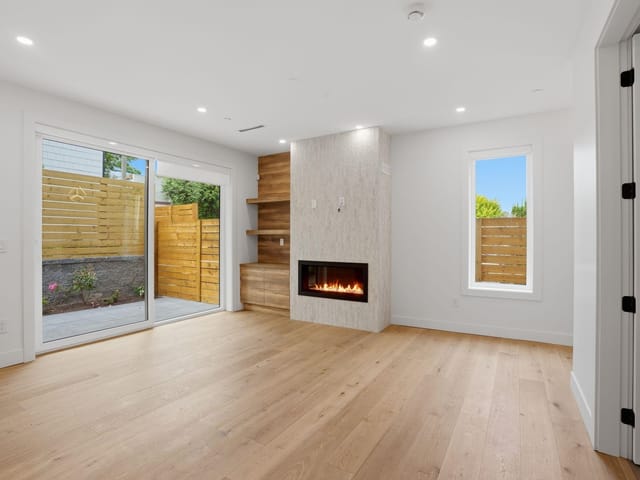 1/2 Duplex for sale in Vancouver, Vancouver East, 2 2438 E 20th Avenue, 263172982 | Realtylink.org