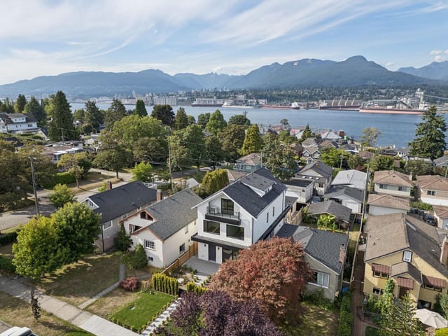 1/2 Duplex for sale in Vancouver, Vancouver East, 2 2815 Trinity Street, 263173403 | Realtylink.org