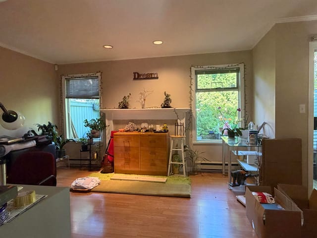 Townhouse for rent in Burnaby, Burnaby North, 5 7130 Barnet Road, 263173600 | Realtylink.org