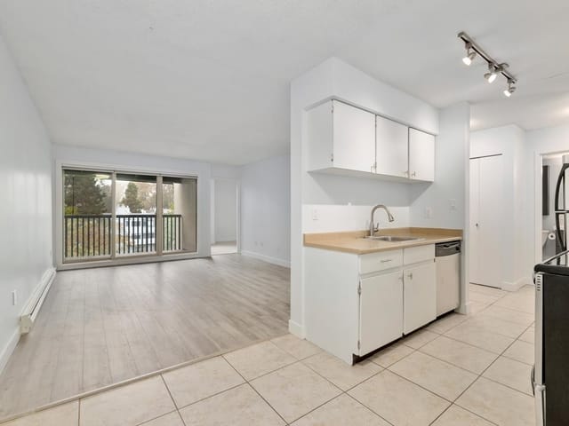 Apartment for rent in Burnaby, Burnaby North, 407 9857 Manchester Drive, 263173888 | Realtylink.org