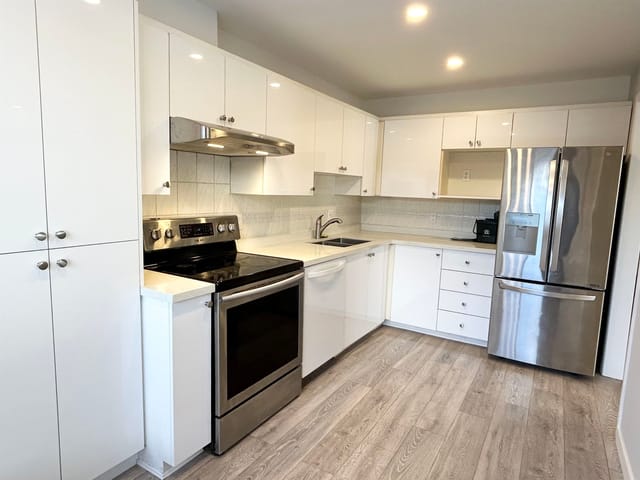 Apartment for sale in Burnaby, Burnaby South, 105 5875 Imperial Street, 263173993 | Realtylink.org