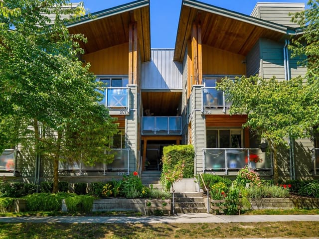 Apartment for sale in Squamish, Squamish, 107 40147 Government Road, 263173999 | Realtylink.org