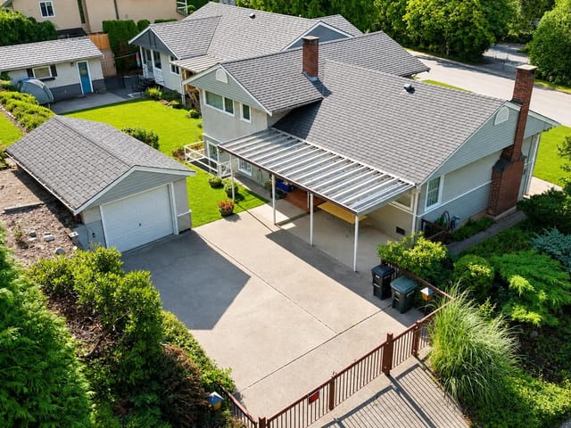 House for rent in Burnaby, Burnaby South, 4409 Marine Drive, 263174010 | Realtylink.org