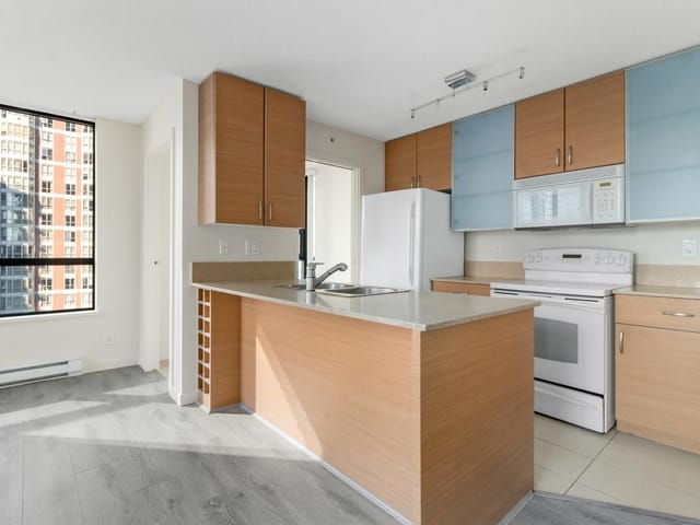 Apartment for rent in Vancouver, Vancouver West, 1409 909 Mainland Street, 263174082 | Realtylink.org