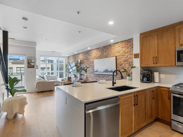 Townhouse for sale in Port Moody, Port Moody, 323 95 Moody Street, 263174129 | Realtylink.org