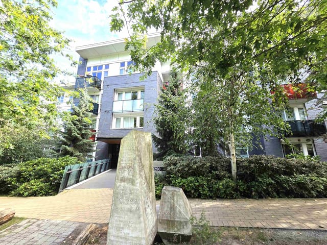 Apartment for sale in Burnaby, Burnaby North, 111 9250 University High Street, 263174139 | Realtylink.org