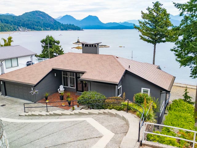 House for sale in Gibsons, Sunshine Coast, 354 Avalon Drive, 263174200 | Realtylink.org
