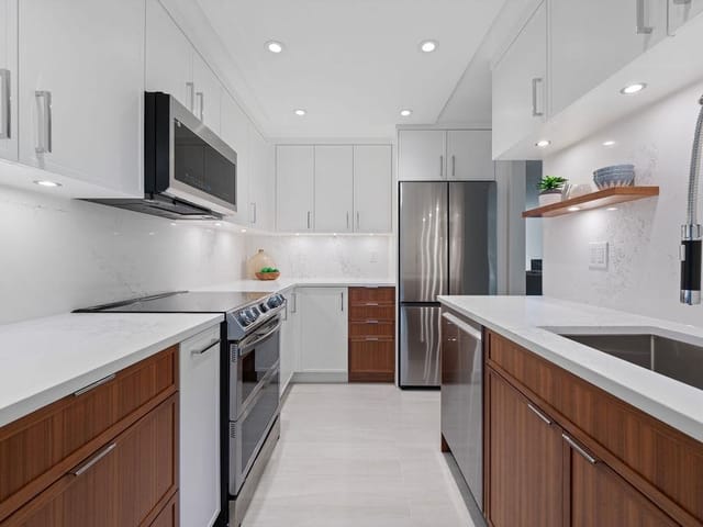 Apartment for sale in Vancouver, Vancouver West, 305 4101 Yew Street, 263174228 | Realtylink.org