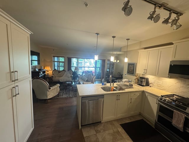 Apartment for sale in Surrey, South Surrey White Rock, 409 3535 146a Street, 263174245 | Realtylink.org