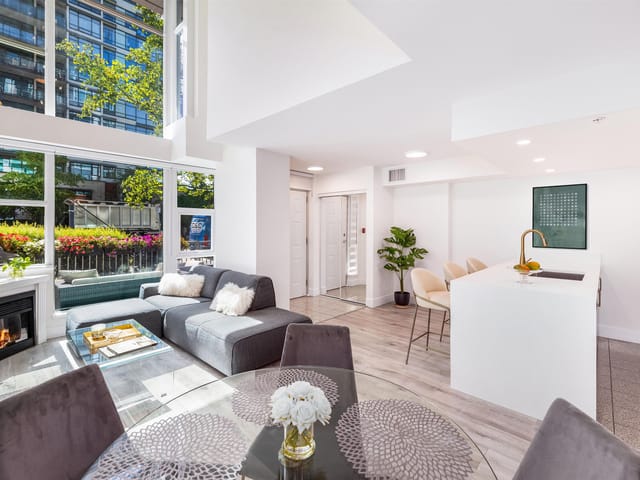 Townhouse for sale in North Vancouver, North Vancouver, TH8 168 E Esplanade Avenue, 263174330 | Realtylink.org