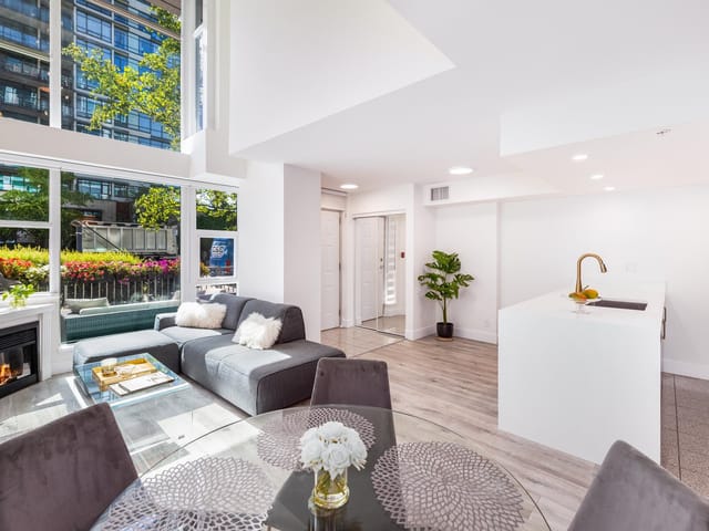 Townhouse for sale in North Vancouver, North Vancouver, TH8 168 E Esplanade Avenue, 263174330 | Realtylink.org