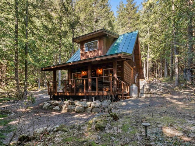 House for sale in Sunshine Valley, Hope & Area, H68 Strawberry Lane, 263174439 | Realtylink.org