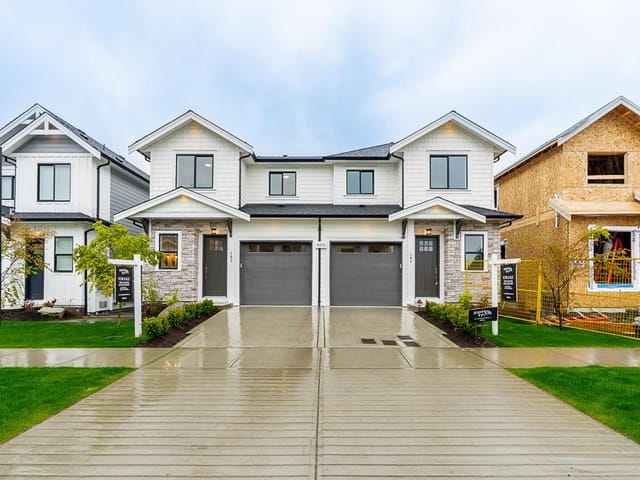 1/2 Duplex for sale in Surrey, South Surrey White Rock, 102 16612 18a Avenue, 263174466 | Realtylink.org