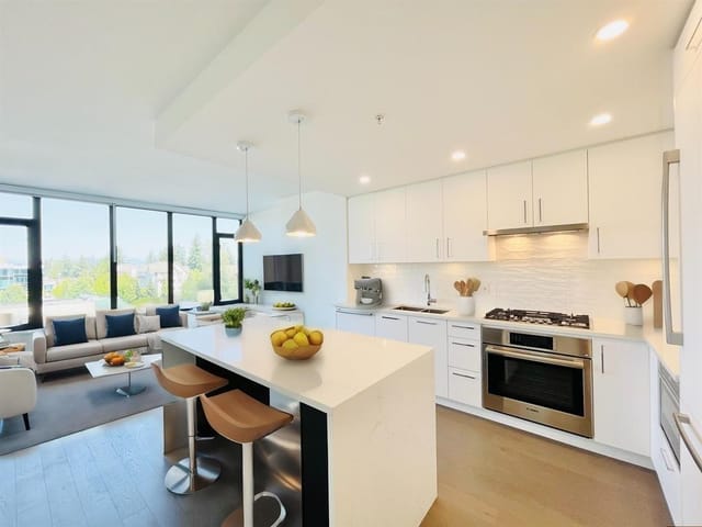 Apartment for sale in White Rock, South Surrey White Rock, 303 1588 Johnston Road, 263174628 | Realtylink.org