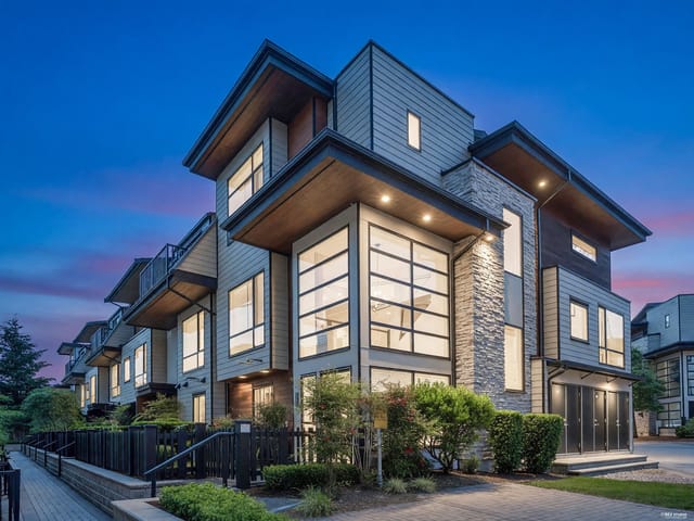 Townhouse for sale in Surrey, South Surrey White Rock, 17 15688 28 Avenue, 263174687 | Realtylink.org
