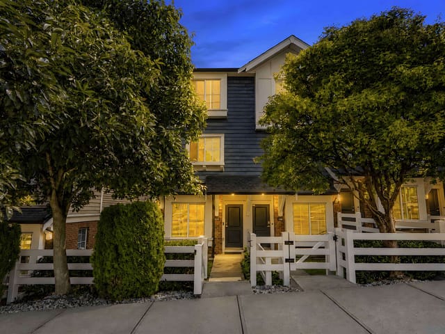 Townhouse for sale in Surrey, Surrey, 109 14833 61 Avenue, 263174727 | Realtylink.org