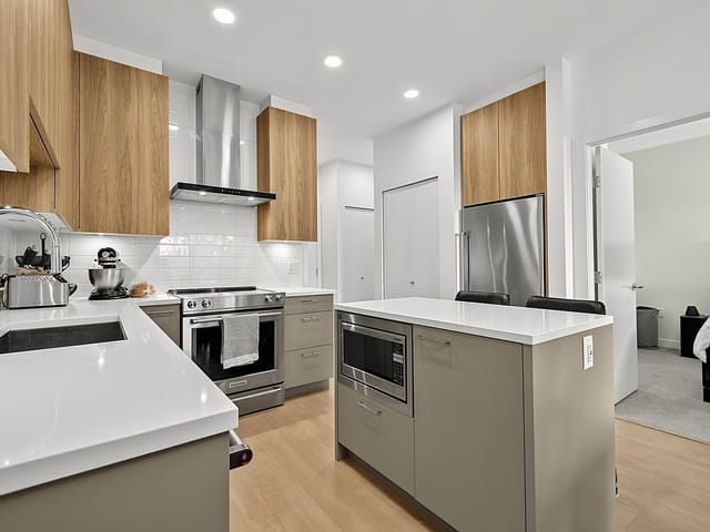 Apartment for sale in Burnaby, Burnaby East, 511 7599 15 Street, 263174757 | Realtylink.org