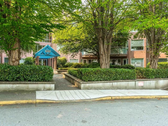 Apartment for sale in Surrey, South Surrey White Rock, 203 2855 152 Street, 263174758 | Realtylink.org
