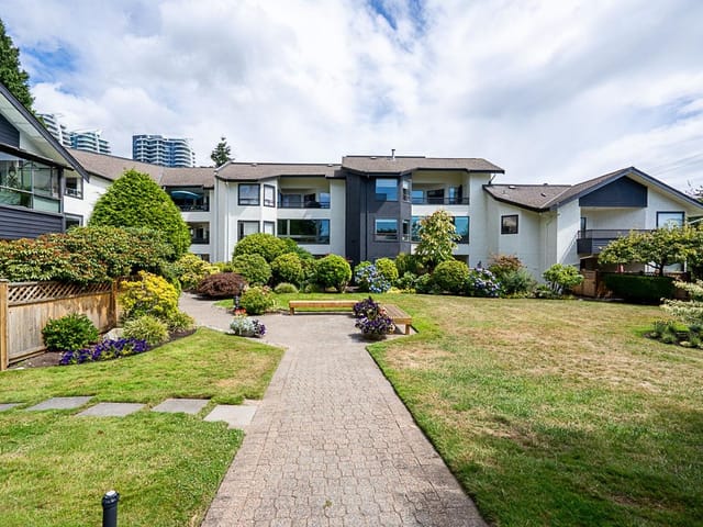 Apartment for sale in White Rock, South Surrey White Rock, 201 14957 Thrift Avenue, 263174844 | Realtylink.org