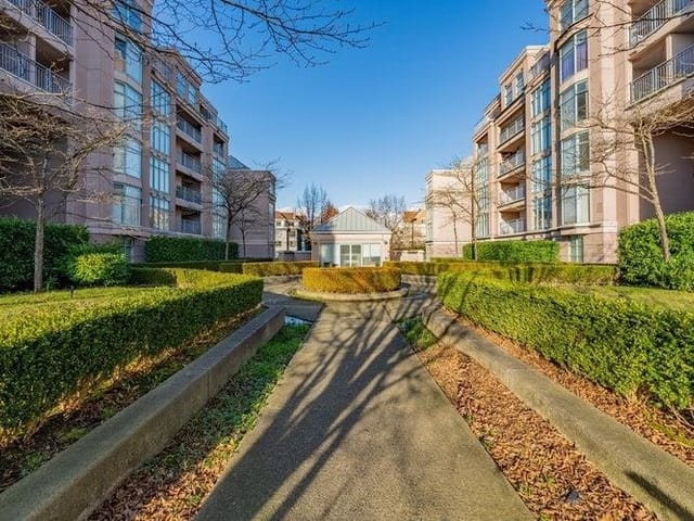 Apartment for sale in Vancouver, Vancouver East, 203 2468 E Broadway, 263174967 | Realtylink.org