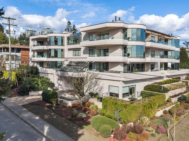 Apartment for sale in White Rock, South Surrey White Rock, 302 1250 Martin Street, 263175015 | Realtylink.org
