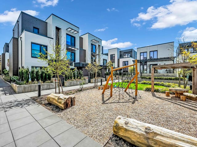Townhouse for sale in Coquitlam, Coquitlam, 404 606 Foster Avenue, 263175068 | Realtylink.org