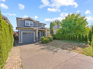 House for sale in White Rock, South Surrey White Rock, 15568 Russell Avenue, 263175081 | Realtylink.org