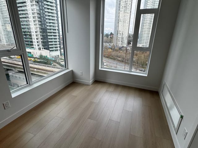 Apartment for sale in Surrey, North Surrey, 704 13725 George Junction, 263175086 | Realtylink.org