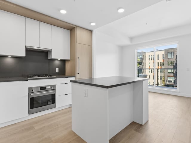 Apartment for sale in Vancouver, Vancouver East, 404 2268 E Broadway, 263175171 | Realtylink.org