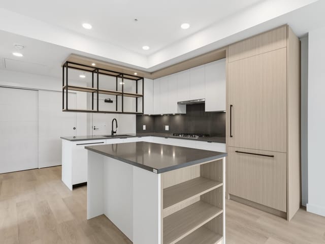 Apartment for sale in Vancouver, Vancouver East, 202 2268 E Broadway, 263175189 | Realtylink.org