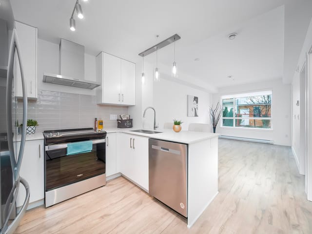 Townhouse for sale in Surrey, Surrey, 116 6338 King George Boulevard, 263175248 | Realtylink.org