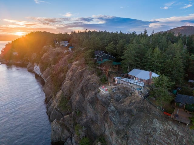 House for sale in Pender Island, Islands-Van. & Gulf, 7918 Swanson View Drive, 263175308 | Realtylink.org