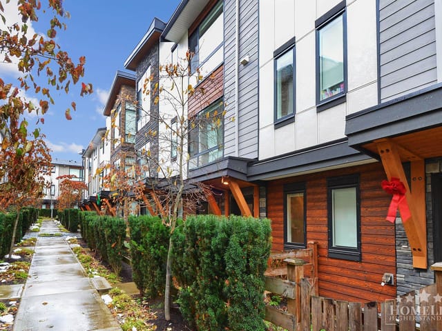 Townhouse for rent in Surrey, Cloverdale, 180 16488 64 Avenue, 263175324 | Realtylink.org