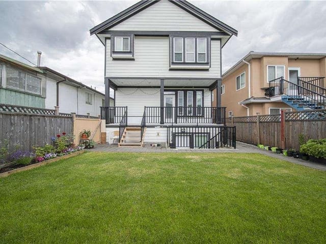 1/2 Duplex for sale in Vancouver, Vancouver East, 2216 Mannering Avenue, 263175452 | Realtylink.org