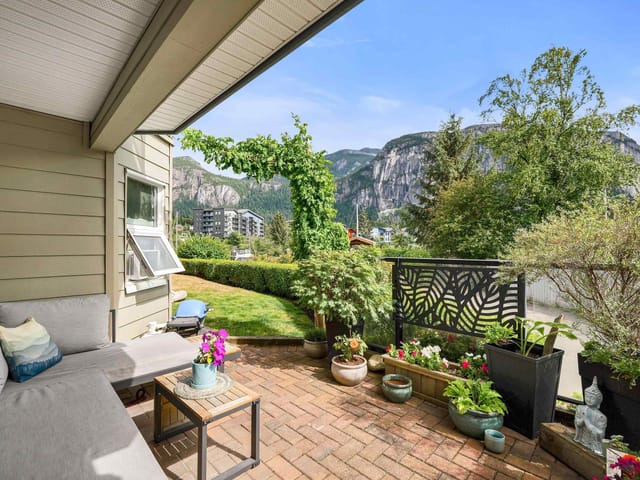 Apartment for sale in Squamish, Squamish, 110 1468 Pemberton Avenue, 263175460 | Realtylink.org