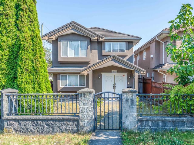 House for sale in Burnaby, Burnaby East, 7698 14th Avenue, 263175563 | Realtylink.org