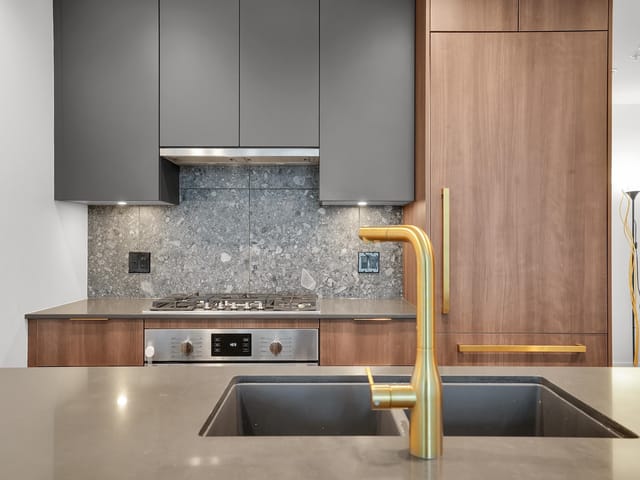 Apartment for sale in North Vancouver, North Vancouver, 404 2375 Emery Court, 263175568 | Realtylink.org