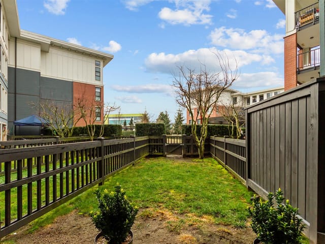 Apartment for rent in Surrey, South Surrey White Rock, 132 15168 33 Avenue, 263175582 | Realtylink.org