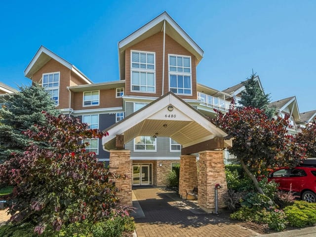 Apartment for sale in Surrey, Cloverdale, 319 6480 194 Street, 263175607 | Realtylink.org