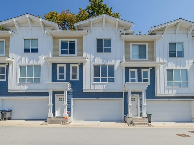 Townhouse for sale in White Rock, South Surrey White Rock, 128 16561 17a Avenue, 263175682 | Realtylink.org